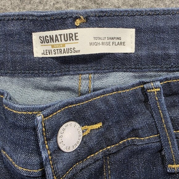 Signature Levi Strauss Jeans Womens 12M Blue Totally Shaping High Rise Flare - Picture 4 of 12